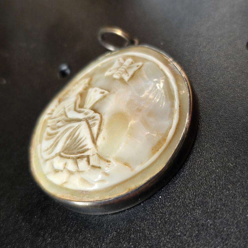 Antique Carved Mother of Pearl Shell Cameo Pendant Sacramental Medallion Silver - Picture 9 of 12